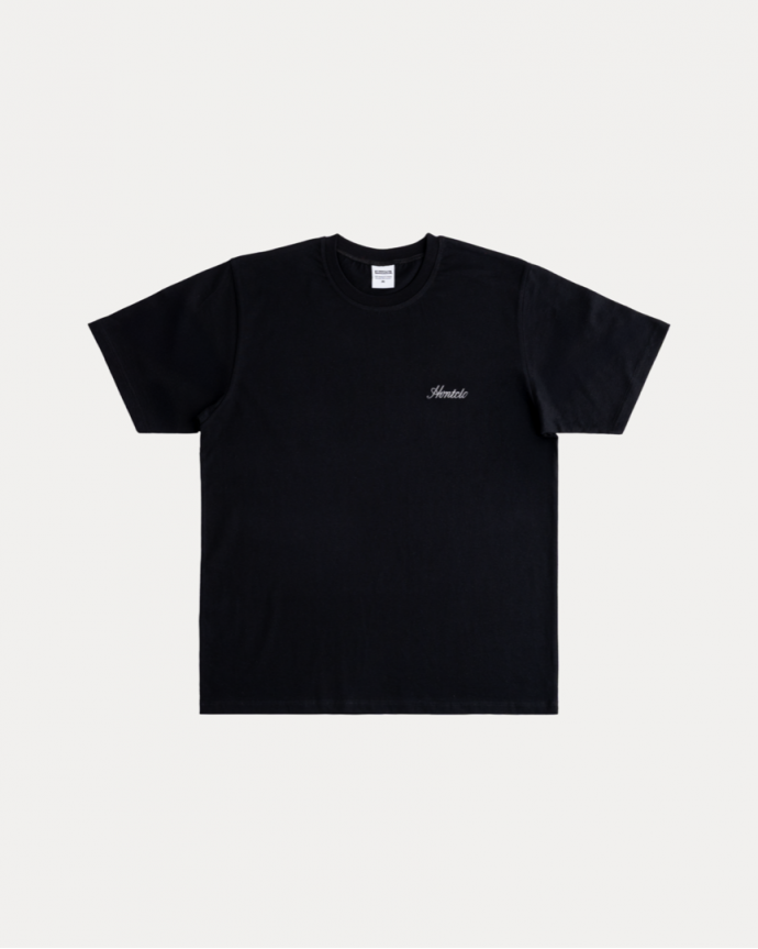 CLASSIC SIDEWAYS BLACK TEE