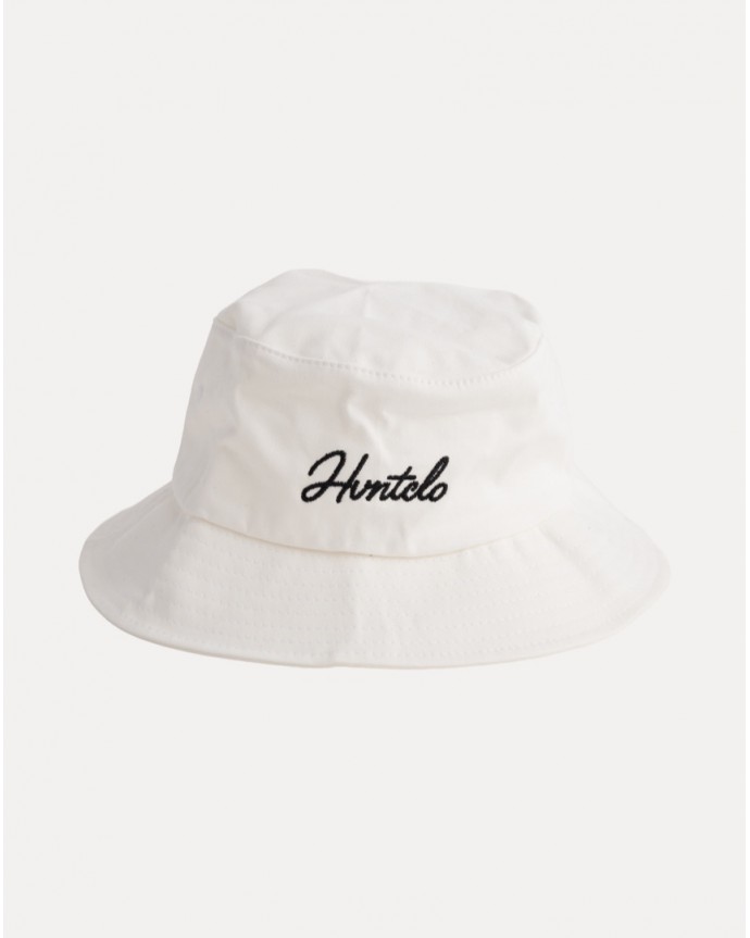 WHITE. CALLIGRAPHY BUCKET HAT